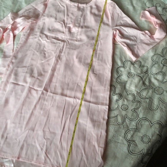 clothes - Picture 2 of 3